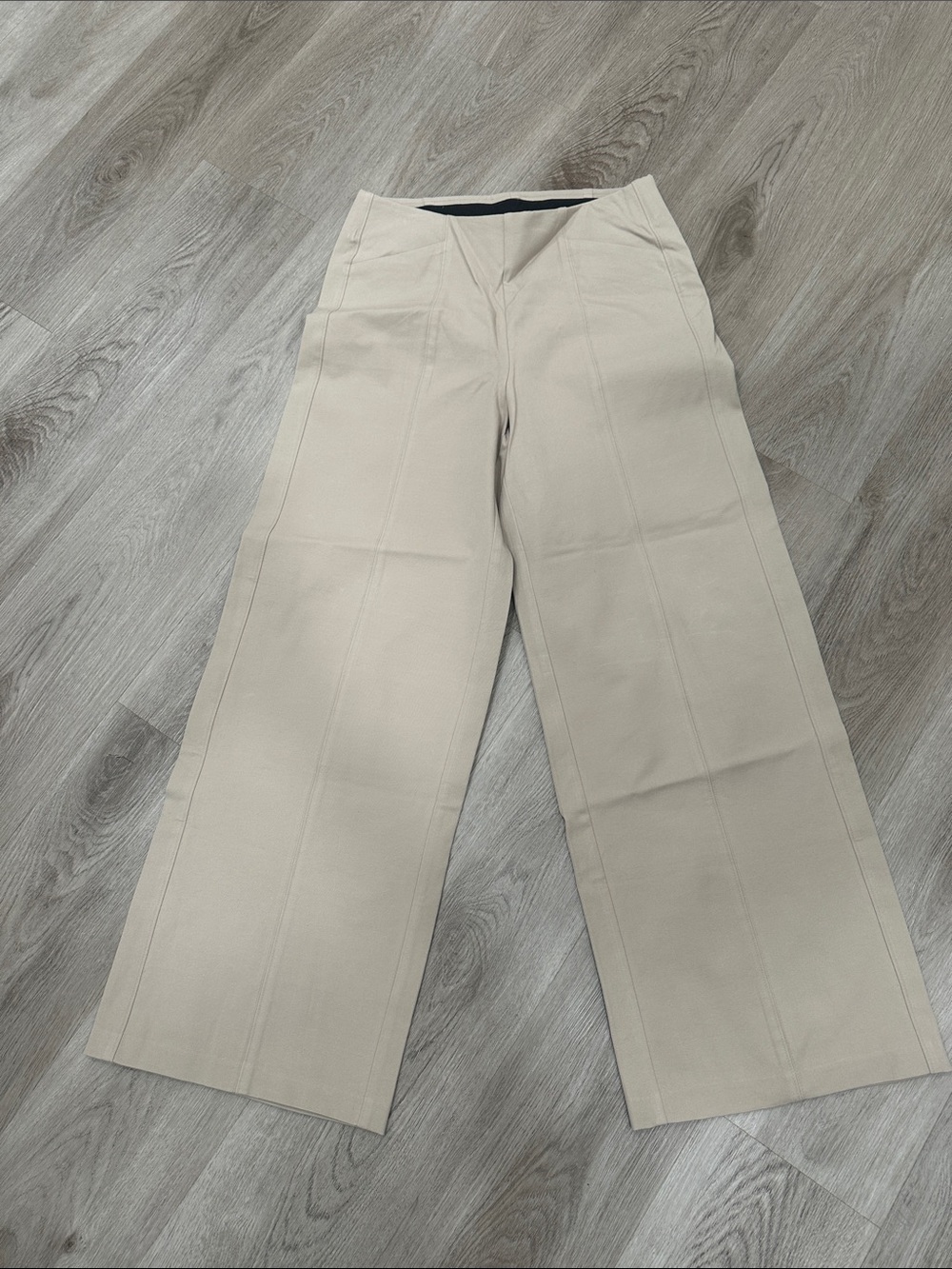 Old Navy Men's Wide-Leg Khaki Chinos - Cream